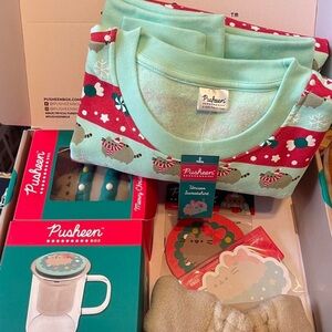 Pusheen Holiday Box